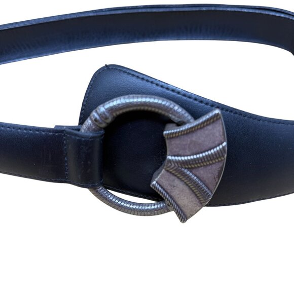 Vintage Chicos Black Leather Statement Belt Silver Ring Adjustable Size ML SA - Picture 2 of 6